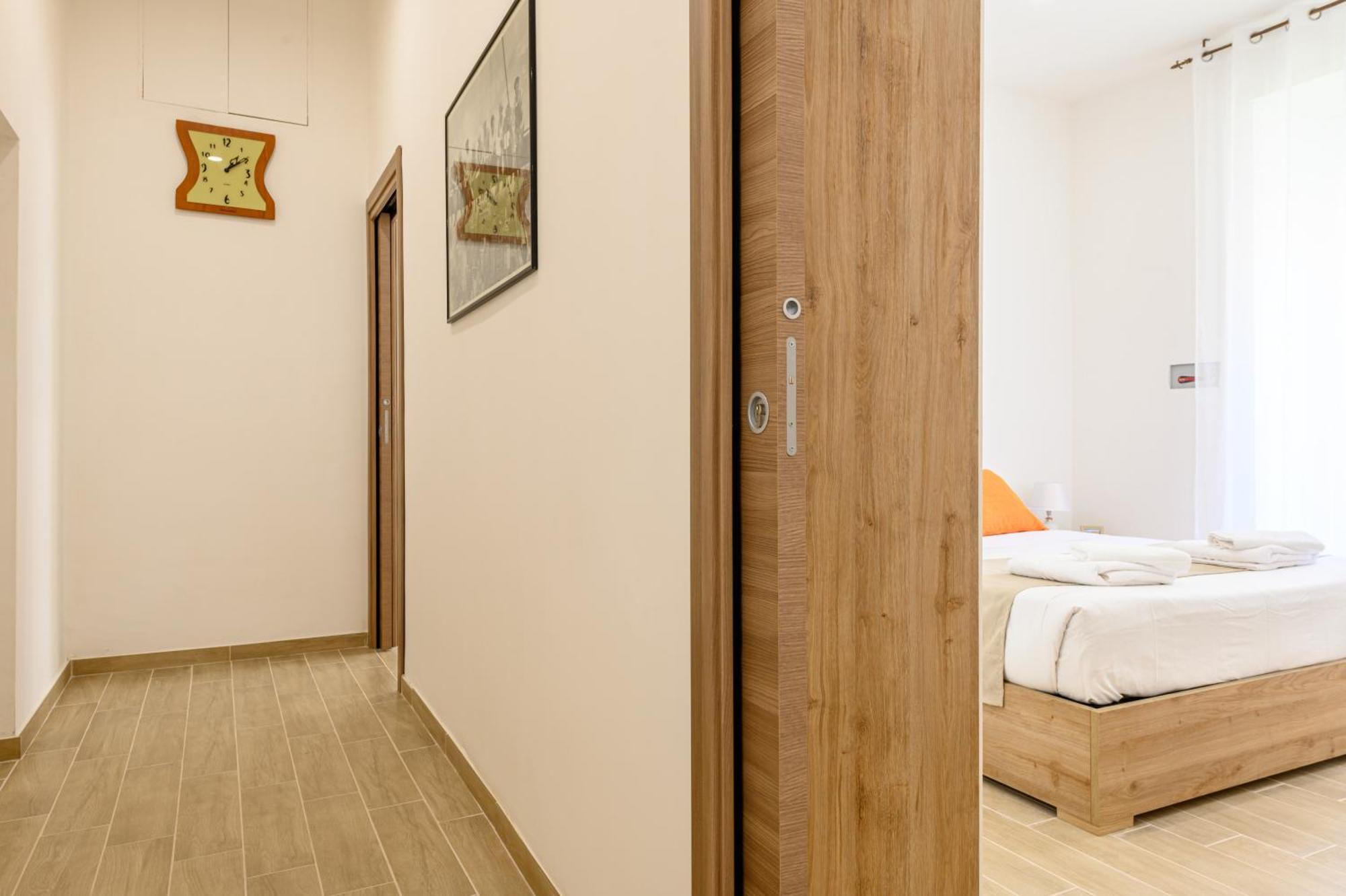 Domus Romeo Appartement Napels Buitenkant foto